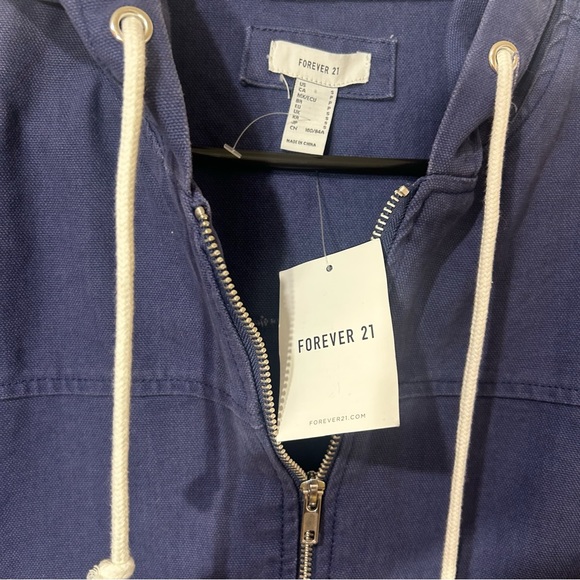 NWT FOREVER 21 CROPPED HOODED DENIM JACKET ZIPPER POCKETS DARK PURPLE SIZE SMALL - Picture 6 of 7